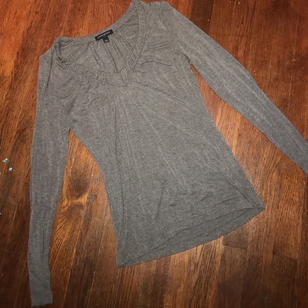 Gray Banana Republic long sleeve top