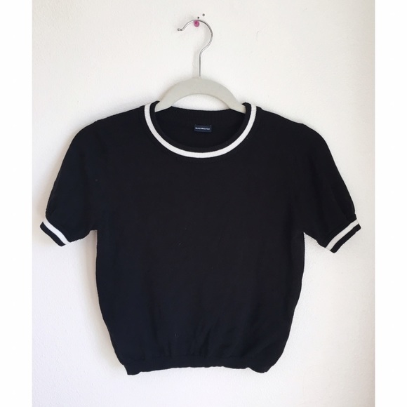 Brandy Melville Tops - Brandy Melville Cropped Retro Sweater