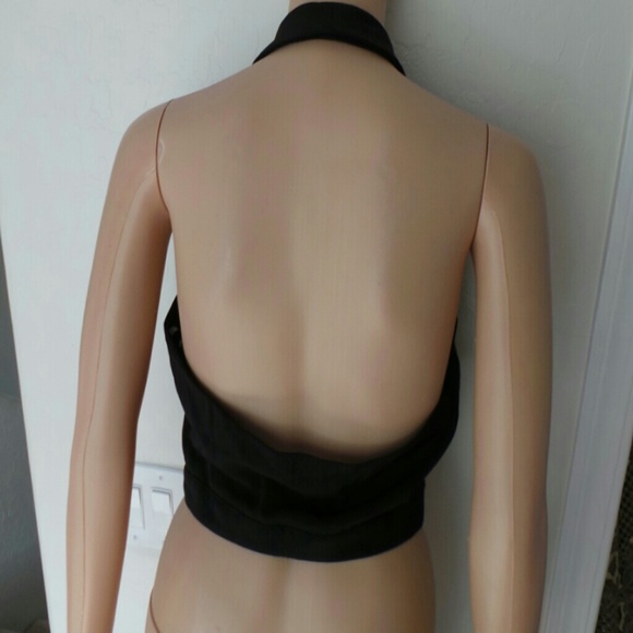 Collared crop tops only one in black left - Picture 3 of 7