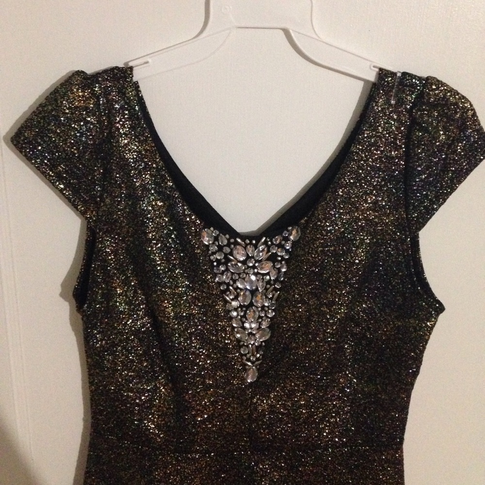 ⭕️ SOLD ⭕️ Prom Yellow Gold Dress - Picture 5 of 6