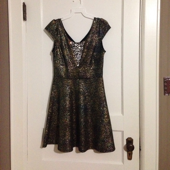 ⭕️ SOLD ⭕️ Prom Yellow Gold Dress - Picture 2 of 6