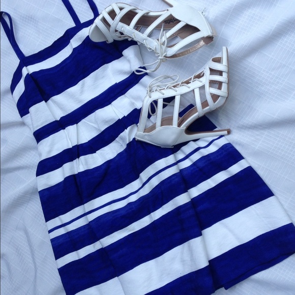 Loft Dresses & Skirts - 🎉HOST PICK🎉Beautiful Classic Dress by Loft