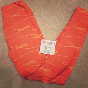 LulaRoe Bow leggings: Sweet and Classy 🎀
