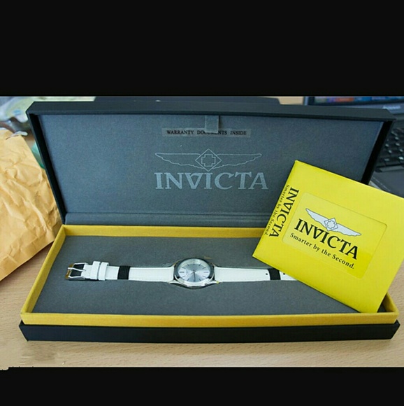 Big sale,$500 Invicta ladies  Leather Watch main image 4