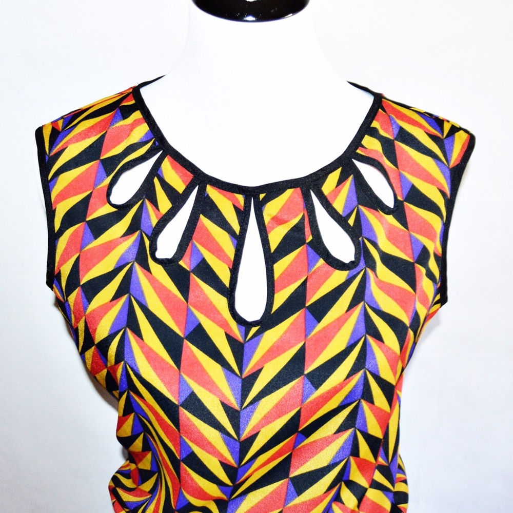 Xtraordinary Patterned Dress - Picture 2 of 5