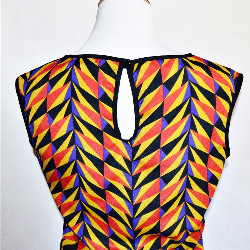 Xtraordinary Patterned Dress - Picture 5 of 5