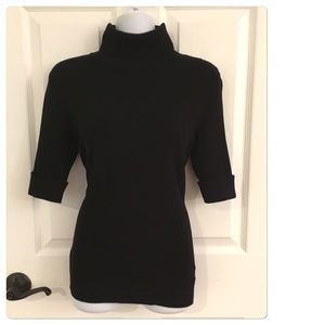 Turtle neck short sleeve shirt