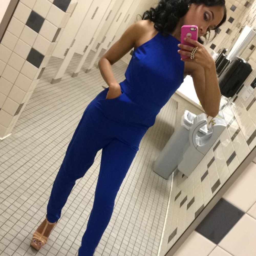 One piece backless royal blue jumpsuit! 💙