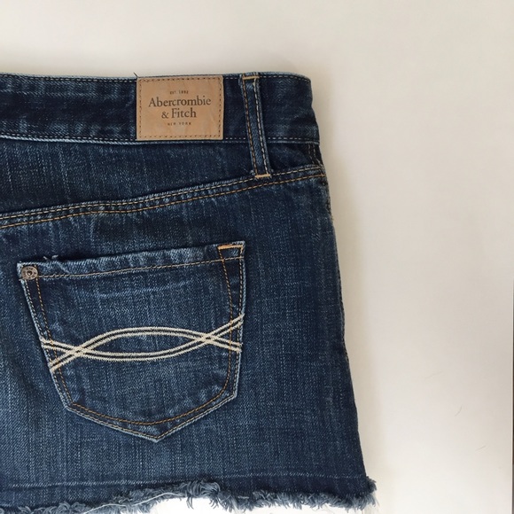 Abercrombie & Fitch Denim Mini Skirt Size 2 - Picture 3 of 4