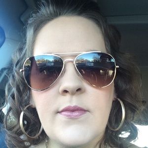 Meet your Posher, Robyn