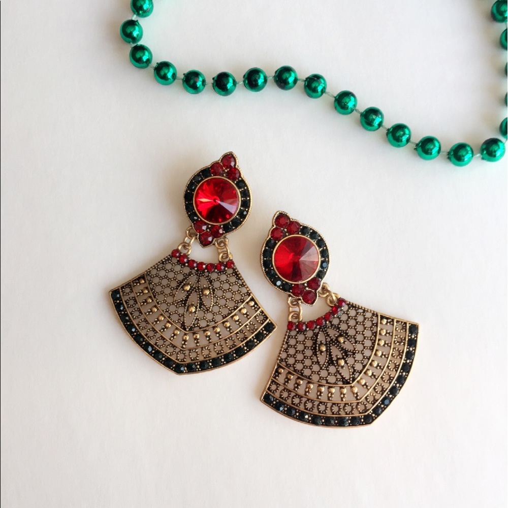 25% off 💍 A49 Antique look statement earrings