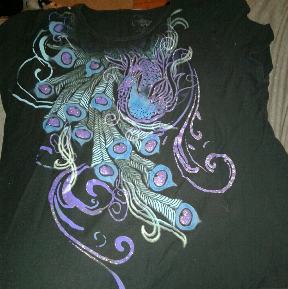 No boundaries peacock shirt