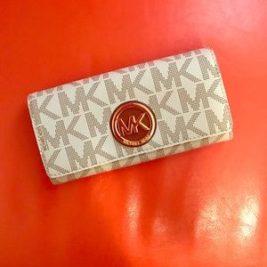 Michael Kors Fulton Wallet NWT