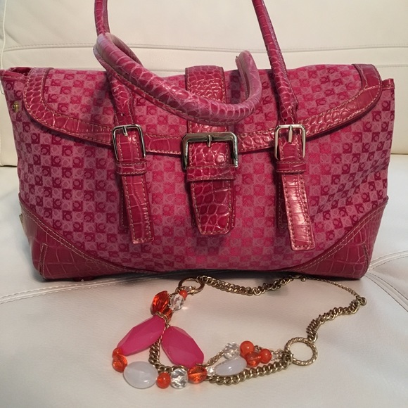 Liz Claiborne Handbags - LIZ CLAIBORNE PINK PURSE