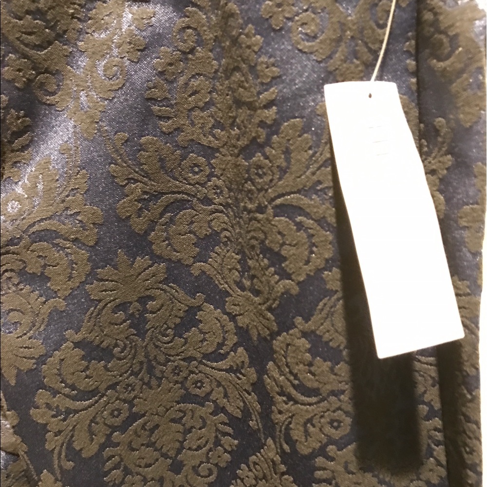 Old Navy patterned pixie pants - Picture 3 of 3
