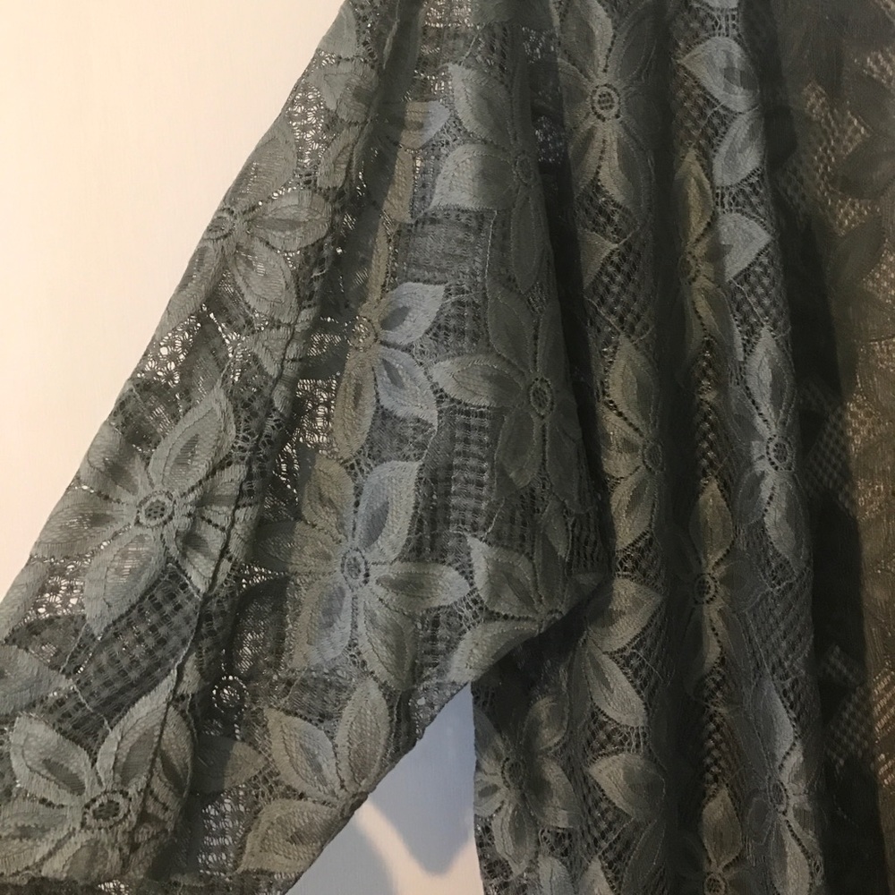 Lularoe Lindsay kimono-style cardigan. NWT.