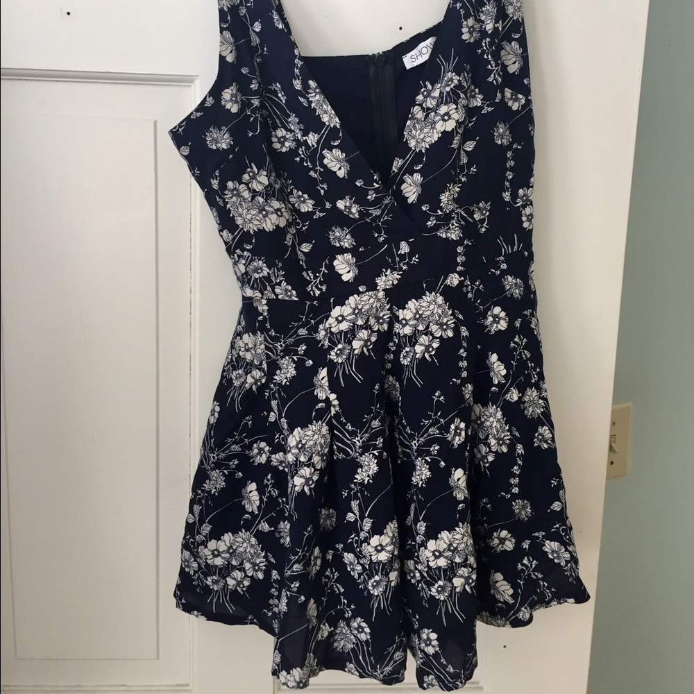 SHOWPO PLUNGE ROMPER. NEVER WORN