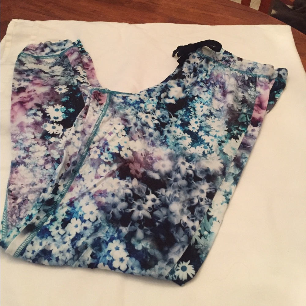Alexis Mera Joggers View 2
