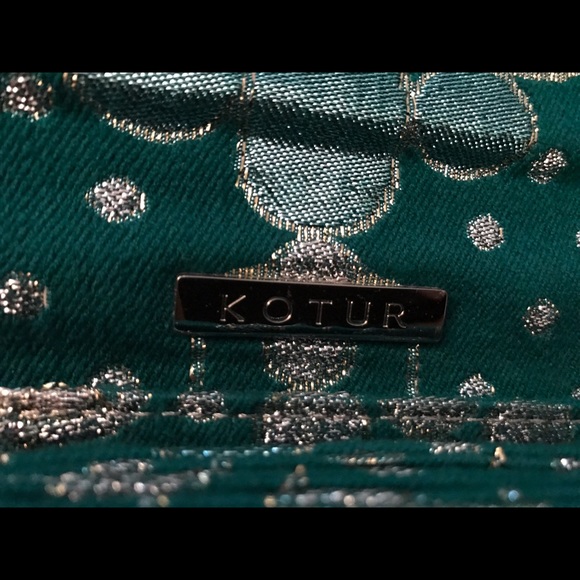 Gorgeous clutch! PRICE REDUCED! - Picture 3 of 4