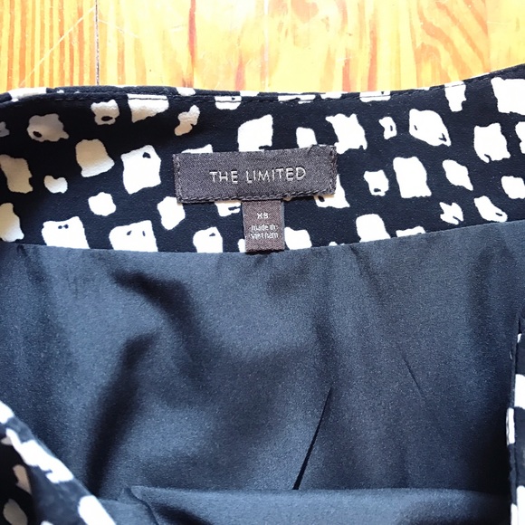 The Limited Skirt Size XS - Picture 2 of 2
