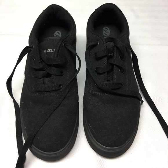 Heelys Other - Boys Heelys (size 6)