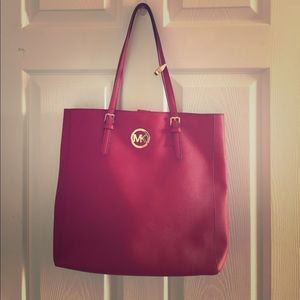 Red Micheal Kors shoulder bag