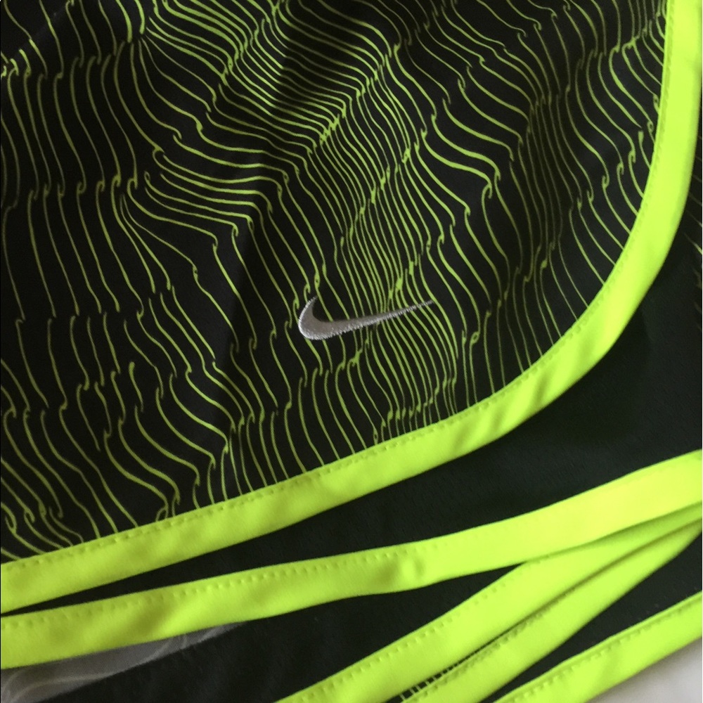 Nike Dry Running Shorts (NWT) - Picture 2 of 4