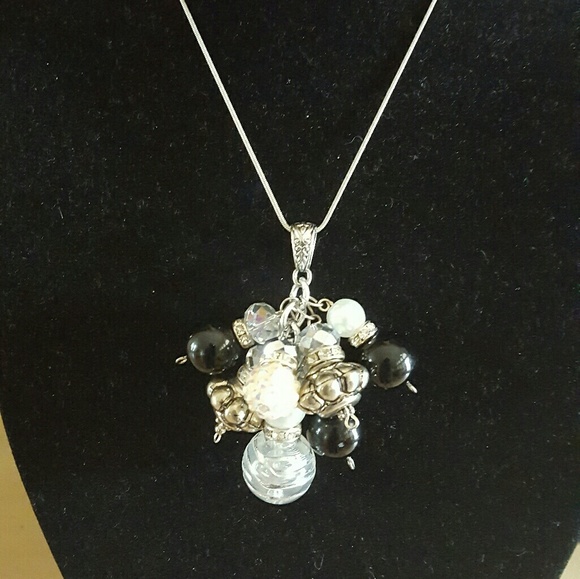 Necklace cha cha style pearls Black & White - Picture 1 of 3