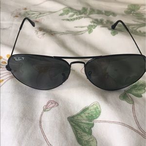 Black Ray-Ban unisex Polarized Aviators