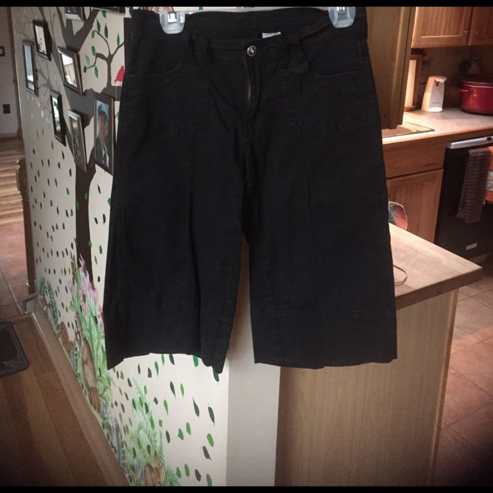 Black Capris