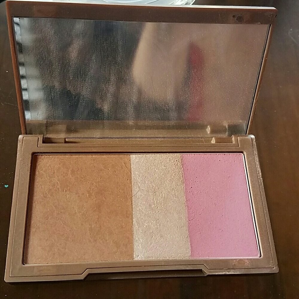 Urban Decay Naked Flushed