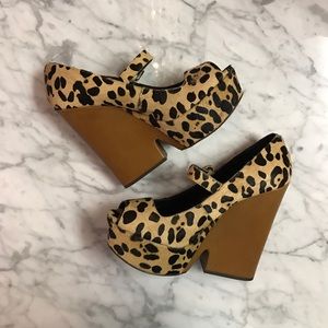 Leopard Steven wedges