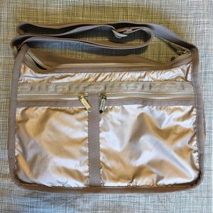 LeSportSac Deluxe Everyday Bag