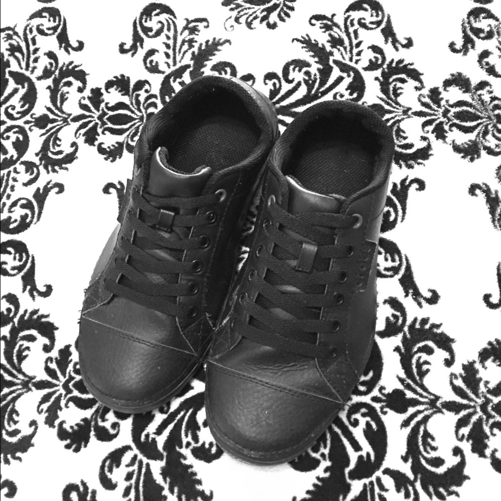 Crocs slip resistant work shoes