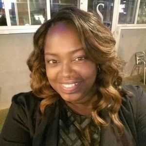 Meet your Posher, Stephanie y.