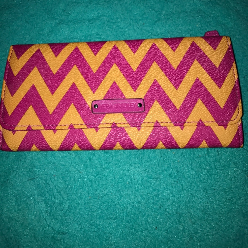 BRAND NEW & AMAZING CONDITION VERA BRADLEY WALLET!