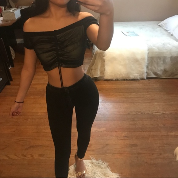 Sae Crop Mesh Top - Picture 4 of 8