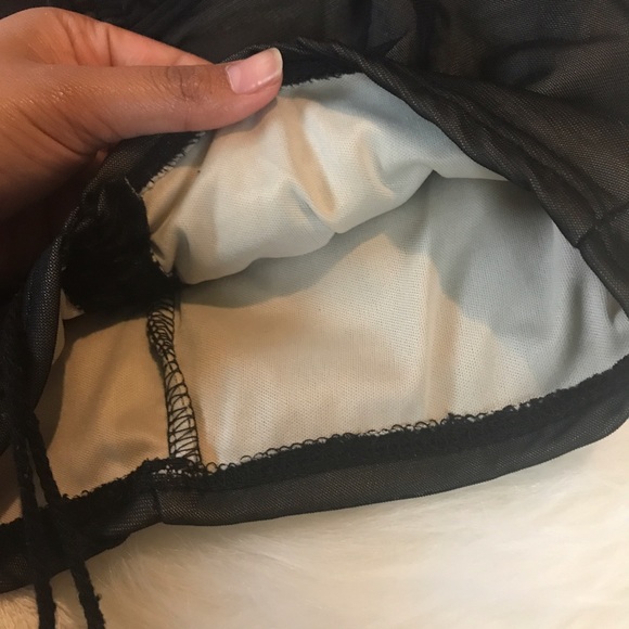 Sae Crop Mesh Top - Picture 6 of 8