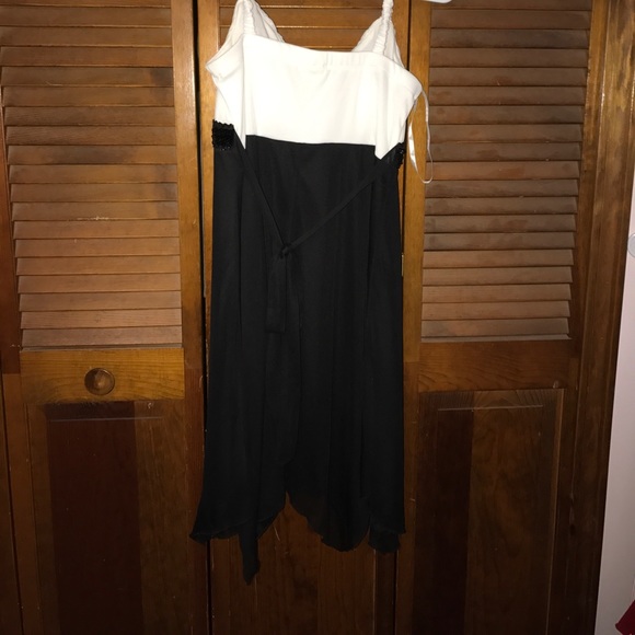 Flowy homecoming dress - Picture 2 of 2