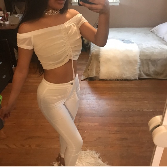 MOVING SALE 💸 Sae Mesh Crop Top - Picture 3 of 6