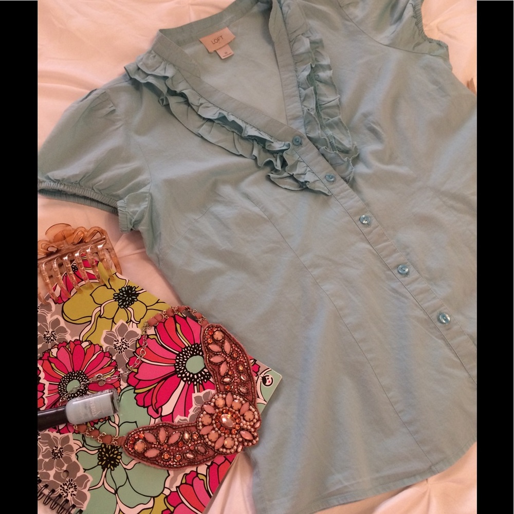 ❗️Sold❗️Loft Blue Ruffle Front Top - Picture 6 of 6