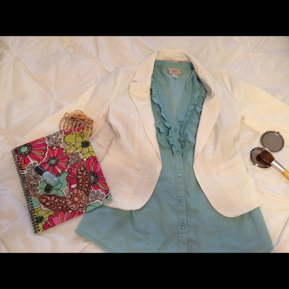 ❗️Sold❗️Loft Blue Ruffle Front Top - Picture 2 of 6