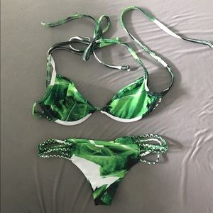 Stone fox swim banana leaf set