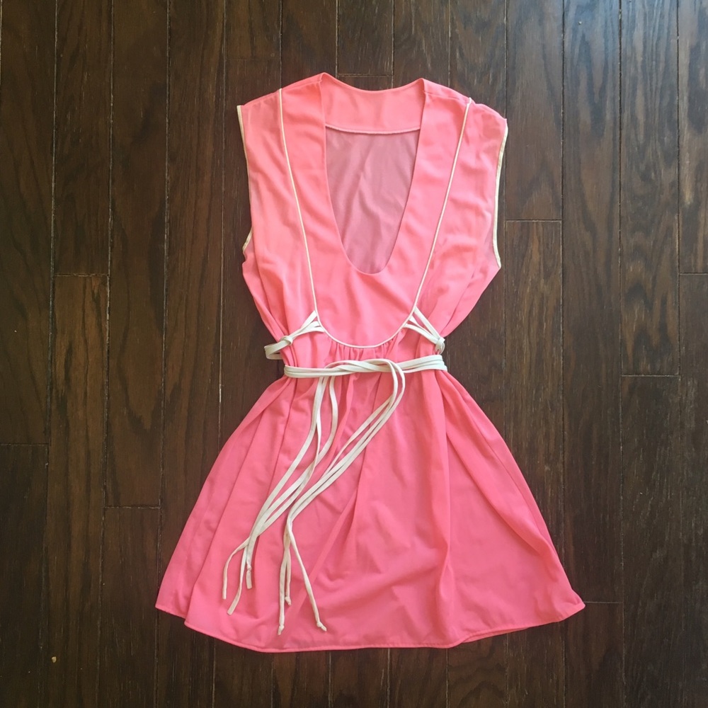 Sweet and sexy VINTAGE pink dress w/cream piping