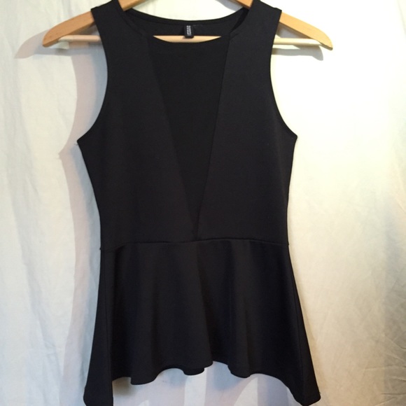 New black blouse with mesh - Picture 1 of 3