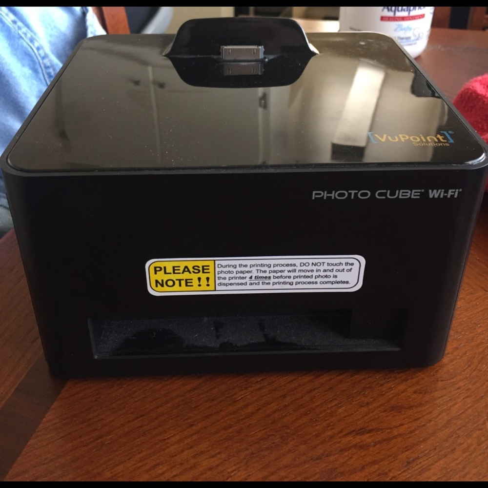 VuPoint Photo Cube (WiFi) Printer - Picture 2 of 6