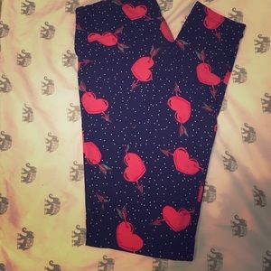 Heart lularoe leggings