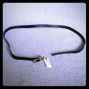 Black skinny belt size 16 NWT