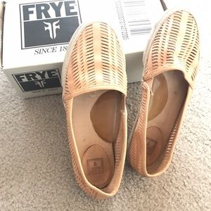 FRYE Flats New