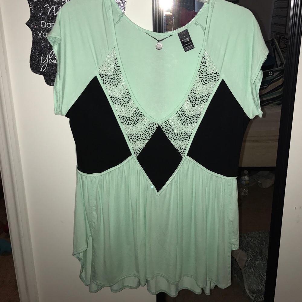 Buckle turquoise top